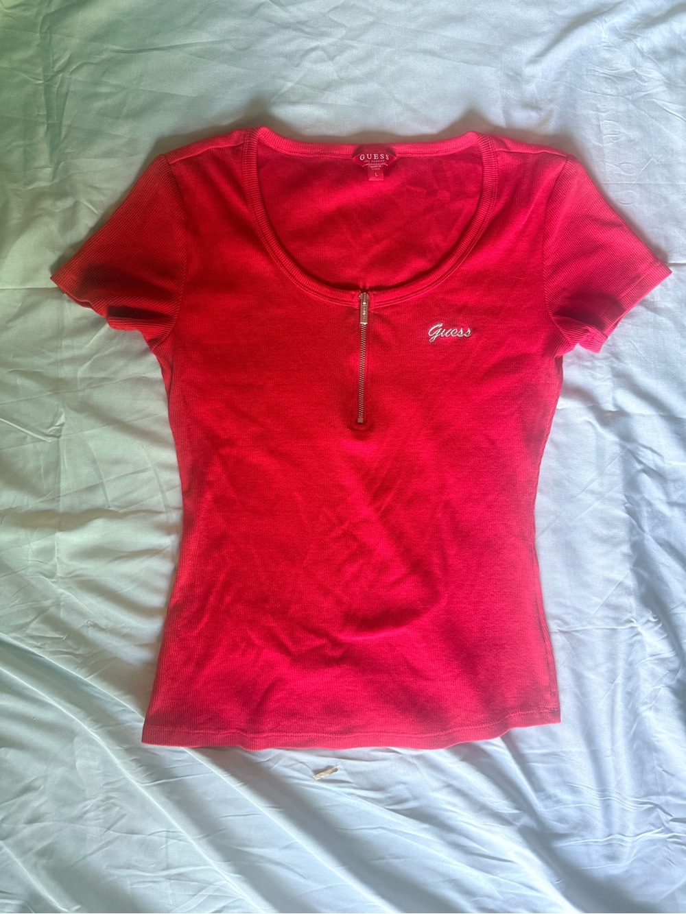 GUESS Red Ribbed Zip Front Tee | Size L | Fitted Short Sleeve Top